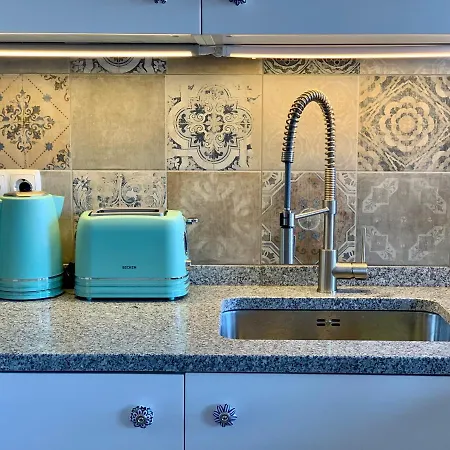 Romance & The Apartment *